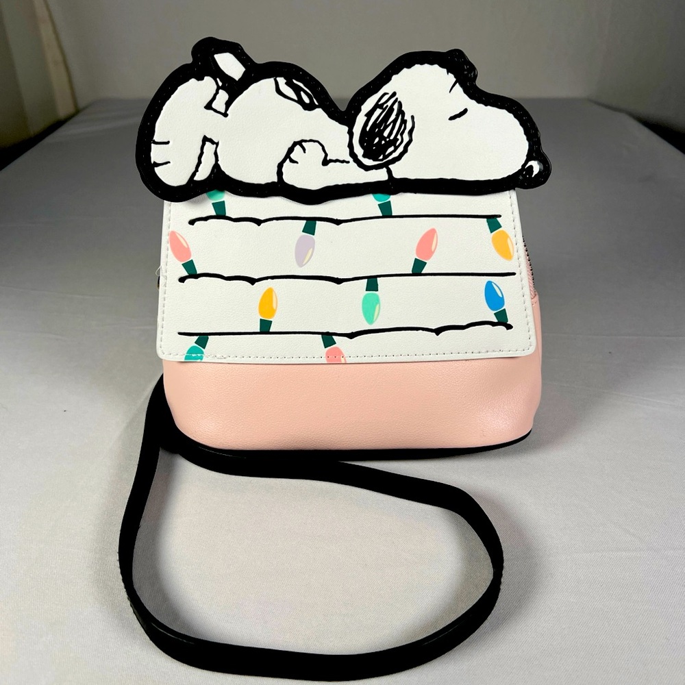 Peanuts Snoopy Holiday Themed Purse Christmas Lights Doghouse Bioworld NWT